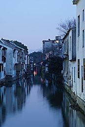 《赛博朋克2077》超速光追模式视频对比 光照美学